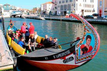 Aveiro Canal Cruise in Traditional Moliceiro Boat