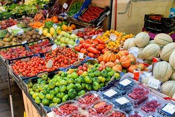 Local Market Tour and Dining experience at a local's home in Lecce