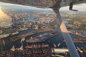 Private Sightseeing Flight Over Hamburg