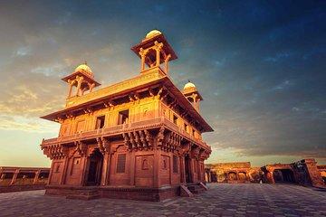 From Agra: Private Fatehpur Sikri Tour sightseeing All Inclusive