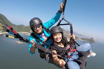Paragliding tandem flight in Niterói