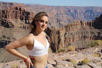 Grand Canyon Tour In Spanish with Helicopter and Boat Ride