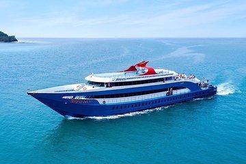 Phuket: Phi Phi Islands by Ferry with Snorkeling and Lunch