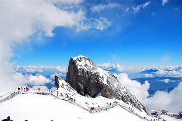 Lijiang Private Essentials Tour to Jade Dragon Snow Mountain including Cable Car