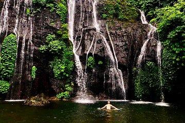 Magicle Waterfall Tour with Clear Water