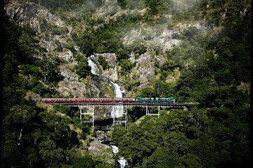 Private Tour: Kuranda Rainforest (Skyrail and Railway)