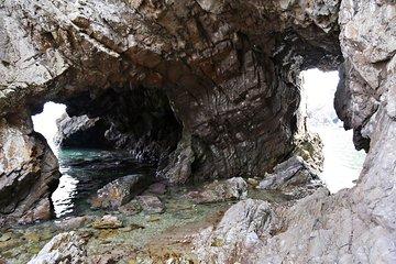 The East Sea of Gyeongju Private tour:Gampo port,Tomb of King Munmu+Yonggul Cave