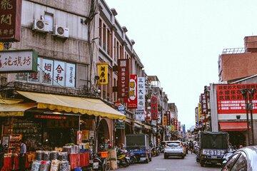 Vintage Taipei - Best of Taiwan & Sunset Walking Tour (Tip-based)