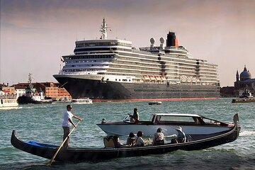 Watertaxi Transfer Venice Airport to Venice City 9/10 passengers
