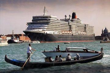 Watertaxi Transfer Venice Airport to Venice Centre 3/4 passengers