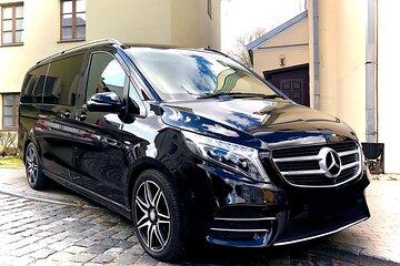 Private Transfer from Pearson Airport YYZ to Toronto in Luxury Van