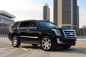 Departure Private Transfer: Detroit to Detroit Airport DTW in Luxury SUV