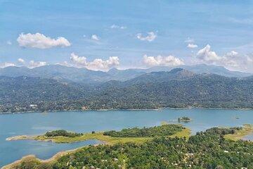 Pettigala Sunrise Hike & Cultural Nature Tour