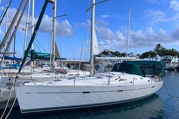 Private Sailing and Swim Tour in Waikiki
