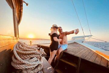 90 min Sunset Cruise to Anthony Quinn Bay with Unlimited Drinks!