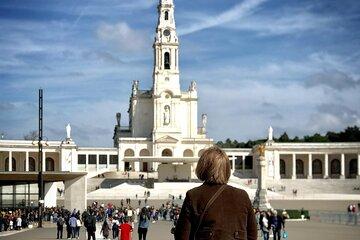 Private Tour Fátima, Nazaré & Óbidos: Guided Day Trip from Lisbon