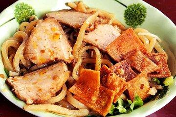 Hoi An Food Tour and Lantern Boat