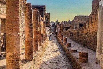 Pompeii Tour and Tasting at the Vesuvius Cellars from Ravello