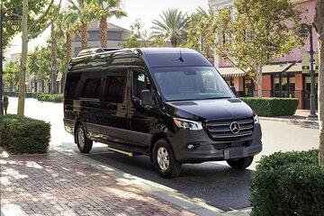 Private Transfer from Winnipeg Hotels to Winnipeg Airport (YWG)