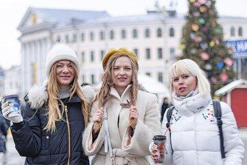 San Marino’s Starlit Stroll: A Christmas Walking Tour