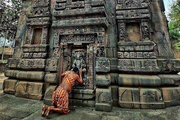 Bhubaneswar in a Day: Mystical Temples and Local Delights!