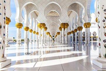 From Abu Dhabi Airport: Abu Dhabi Sightseen Tour & drop to Dubai