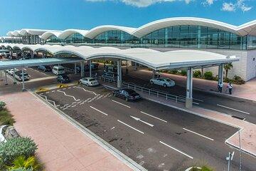 Rnd Trip Shared Shuttle: NAS Airport to Cable Bch Hotel.Free Wifi