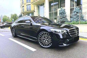 Private Transfer: Luton Airport LTN to London by Luxury Car