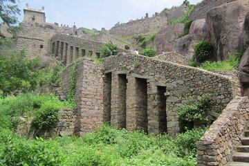 Half Day Tour of Golkonda Fort & Tombs with Private Car and Guide
