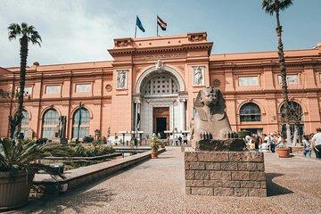 From Cairo Airport: Giza Pyramids & Egyptian Museum Layover Tour