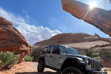 Hell’s Revenge Private 4x4 Guided Jeep Experience in Moab