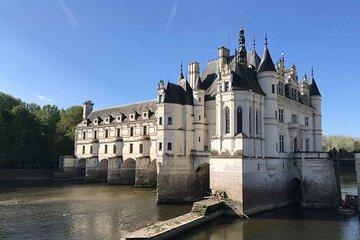 Loire Valley's Castles Chambord and Chenonceau Private Tour