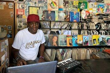 Sounds of the City Tour in Downtown Kingston