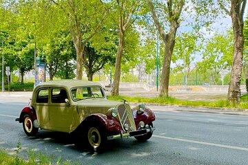 Discover Paris in 1 Hour: Fun and Efficient 2CV or Traction Tour