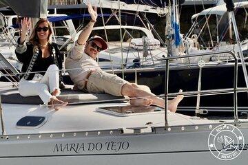 Private Boat’n Breakfast Sailing Tour for Two