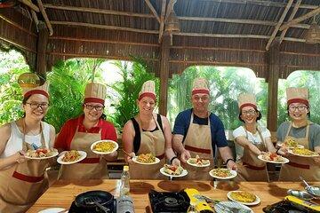 Hoi An Market Basket Boat Cooking Experience