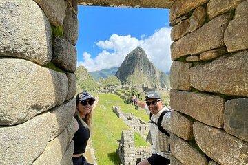 Guided Visit to Machu Picchu with Headphones from Aguas Calientes