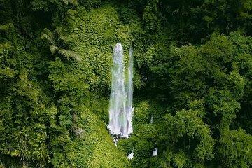 Private Lombok Historical Sightseeing and Waterfall Tour