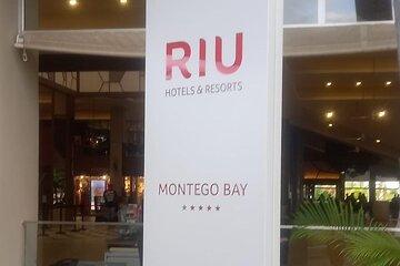 Private Sangster International Airport Transfer to Riu Hotel