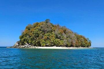 Snorkeling in Pandan Pandan Island