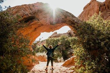 Babylon Arch Hike and Desert Wildlife Adventure