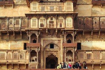 A Day Tour of Orchha & Jhansi Fort from Khajuraho with Guide