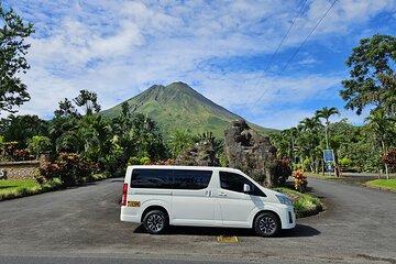 Private Transfer Fortuna to SJO Airport from 1 to 6 passengers