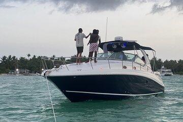 Luxury Yacht with Premium Bar and Snorkeling
