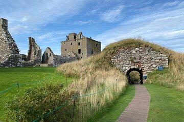 Fully Day Private Dunnottar Castle and Arbikie Distillery Tour