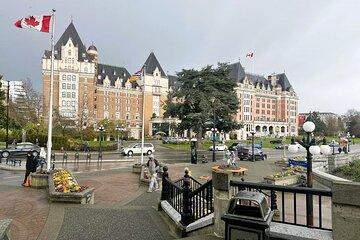Family Butchart Gardens and City Adventure