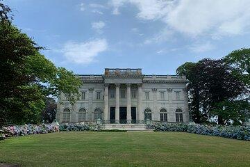 Newport's Opulent Gilded Age Homes: A Self-Guided Audio Tour
