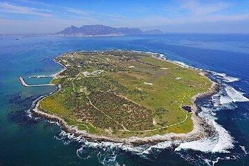 Private Tour: Robben Island and 2 Wine Tastings in Constantia