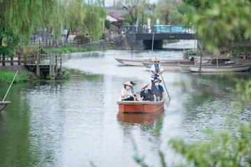 YokaBus Exploring Yanagawa with River Boating