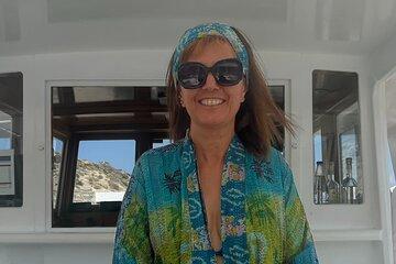 Poly's Island Guided Tour in Folegandros